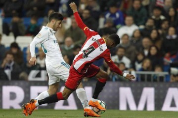 西甲首轮对决：赫罗纳主场迎战巴列卡诺，新赛季悬念待解