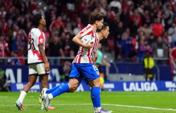 帽子戏法！阿尔瓦雷斯助马竞险胜，这场西甲对决成经典之战