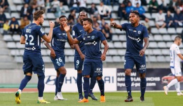 法甲焦点战：巴黎 FC 主场卡位谋攀升，南特客场保级寻生机？