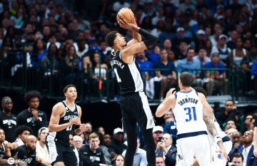 恐怖！文班40+15一战打爆两状元 弗拉格撞上新秀墙