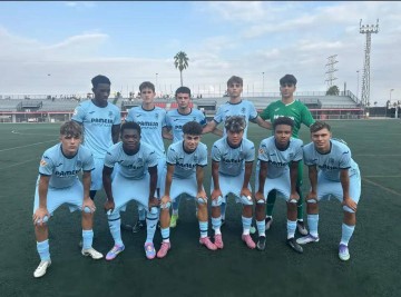 儿子在西甲梯队进球，父亲直播赚房租！为培养个国脚，这一家拼了