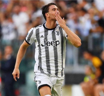 巴萨与AC米兰争夺弗拉霍维奇，意甲金靴前往沙特淘金，年薪高达两千万欧元