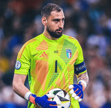 才拿欧冠！大巴黎核心逼宫离队！缺席欧超杯，转投曼城，瓜帅看好