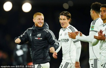 英格兰联赛杯第3轮：富勒姆1-0剑桥联</title>
        
    <title>英格兰联赛杯第3轮：富勒姆1-0剑桥联