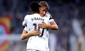 随着皇马3-0，黄潜艇5-0，西甲最新积分榜：巴萨第2，马竞第13