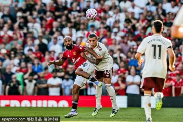 曼联双重困境：姆贝乌莫世界杯压力与拉什福德状态失色