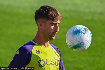 AC米兰新援德温特：年轻后卫将如何填补佳夫的空缺？