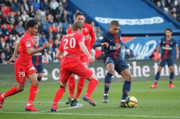 法甲焦点战：南特主场死守保级命脉，雷恩复仇战剑指三分