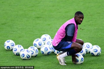 登贝莱重伤风波：国家队与俱乐部矛盾再掀波澜，巴黎圣日耳曼如何应对挑战？