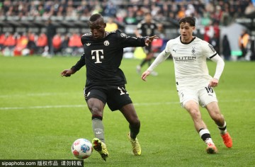 德甲-17岁卡尔连场破门韩国归化染红 拜仁3-0十人门兴