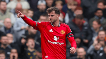 2-0！芒特破荒 舍什科连场破门 曼联掀翻升班马重返上半区